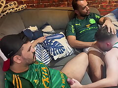 Foi assistir a partida de futebol com dois torcedores ativos e tomou pica gostoso no cu. - Sprightly SHEER.COM asian gay sex videos proximate camera