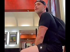 Mlk dotado me fudeu no banheiro do shopping! Me deu leite na boquinha! asian hot muscular cheerful sex videos