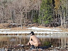 雪解けが始まった渓流で全裸散歩 asian hot gay dealings hub videos new