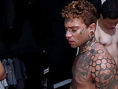 SURUBA COM OS AMIGOS DE REPUBLICA. gay sex videos asian uncle