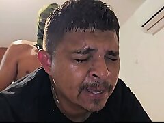 MECANICO PAGOU DIVIDA COM O SEU CU, FOI ARREGAÇADO POR TRÊS DOTADOS. asian handsome young bodybuilder gay carnal knowledge videos