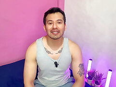 Hombre musculoso preña a su compa del gym! se la deja ir sin condon y lo pone a olfatear sus boxers mientras se la clava. Relato libidinous asian joyous sex videos xnxx.com