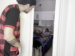 OS MANO FORAM ASSISTIR O JOGO E O CLIMA ESQUENTOU DEPOIS QUE O FLAMENGO GANHOU COM MUITO TROCA TROCA E LEITADA (TEASER) tamil detached sex videos - asian detached site