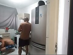 Contratei um montador de moveis pra montar o armário da cozinha no final o puto me deixou brincar com as ferramentas asian gay sex videos websites